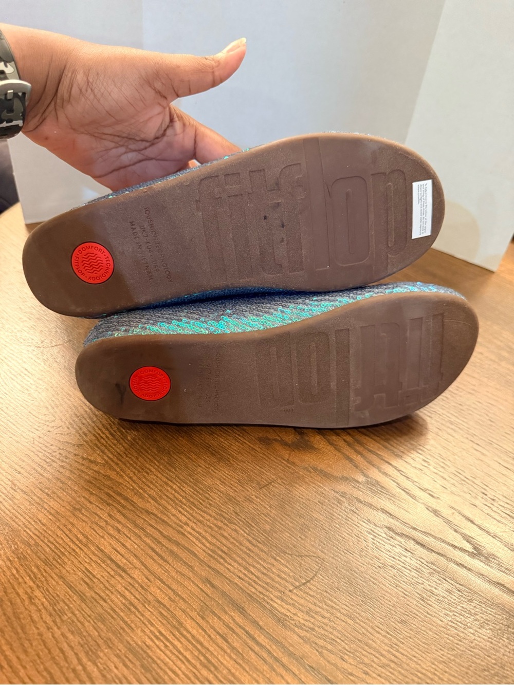 Fitflop Chrissie slippers. Iridescent blue sequin. Women size 9 - Picture 4 of 6